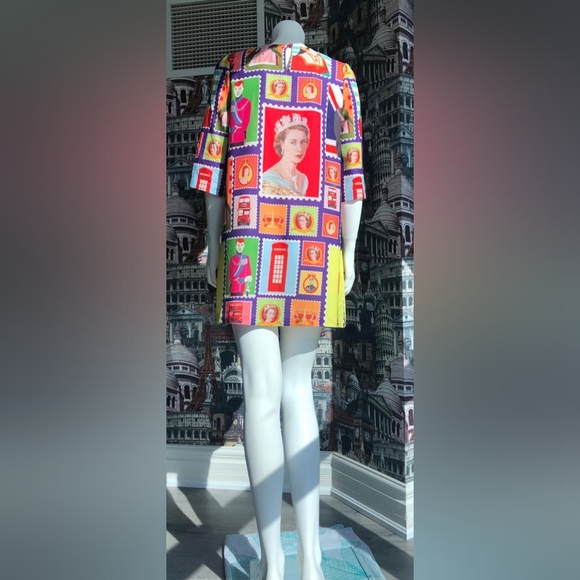 Colorful dress! - Picture 4 of 8